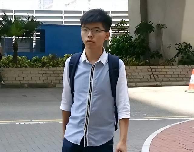 乱港分子黄之锋今日在狱中再涉罪名被警方拘捕(图1)