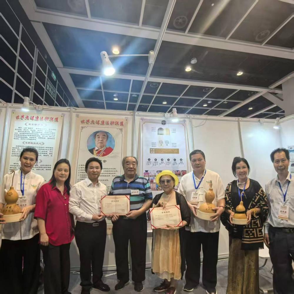 【中国渎职调查报】北京劳模刘僧会把爱撒到香港(图2)