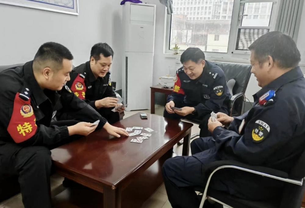 【中国渎职调查报】鲁山县公安局组织开展民辅警文体活动(图1) 【中国渎职调查报】鲁山县公安局组织开展民辅警文体活动(图1)